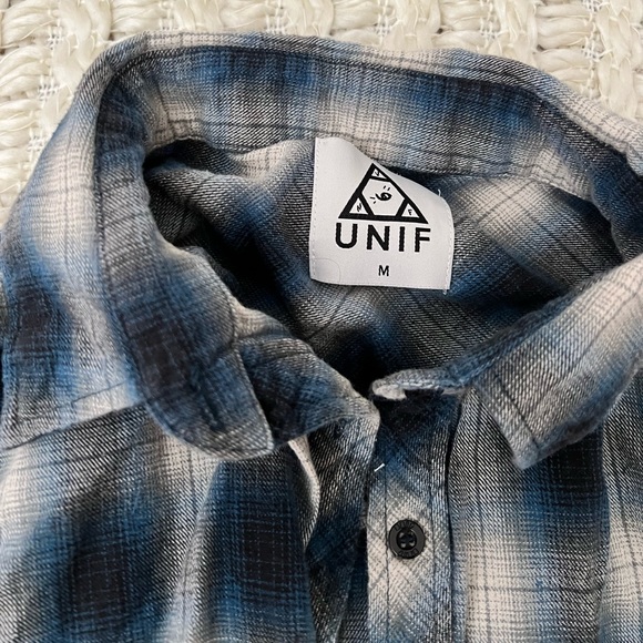 UNIF Plaid cold shoulder oversized button down - Picture 5 of 5